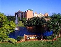 Radisson Resort Parkway Exterior